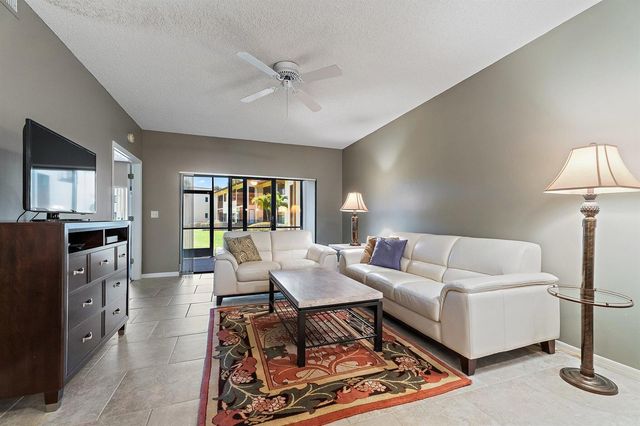 6503 SE Williamsburg Drive 104, Hobe Sound, FL 33455