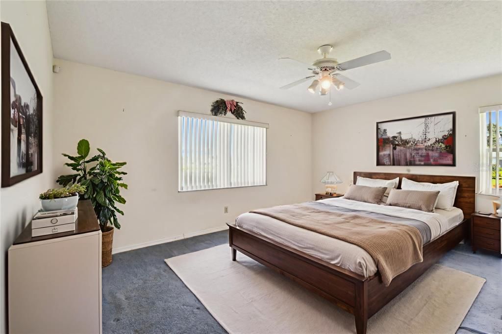 Image 17 of property listing at 912 E DEL WEBB BOULEVARD, Sun City Center, FL 33573