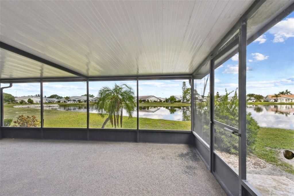 Image 23 of property listing at 912 E DEL WEBB BOULEVARD, Sun City Center, FL 33573