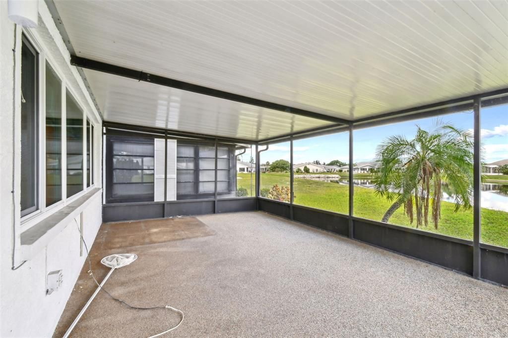 Image 24 of property listing at 912 E DEL WEBB BOULEVARD, Sun City Center, FL 33573