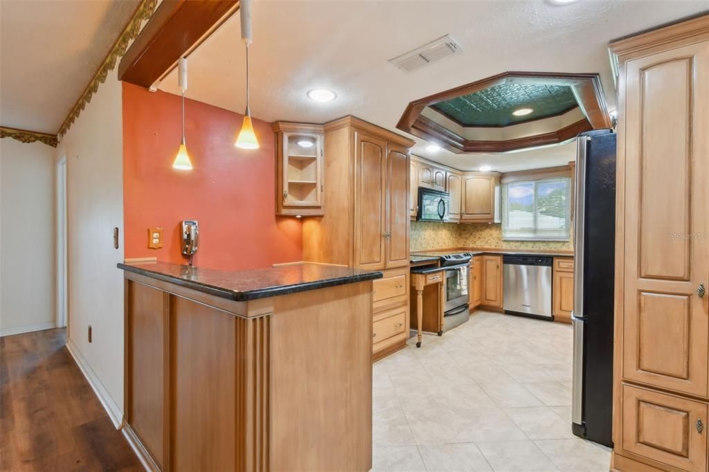 Image 7 of property listing at 912 E DEL WEBB BOULEVARD, Sun City Center, FL 33573
