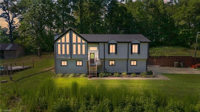 160 Puck Lane, Thomasville, NC 27360