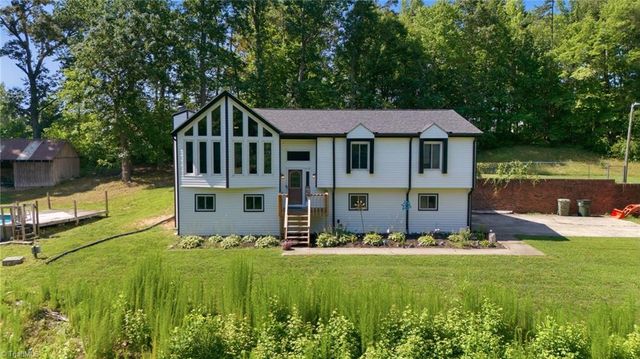 160 Puck Lane, Thomasville, NC 27360