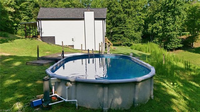 160 Puck Lane, Thomasville, NC 27360