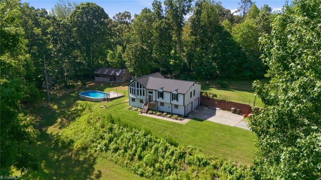 160 Puck Lane, Thomasville, NC 27360