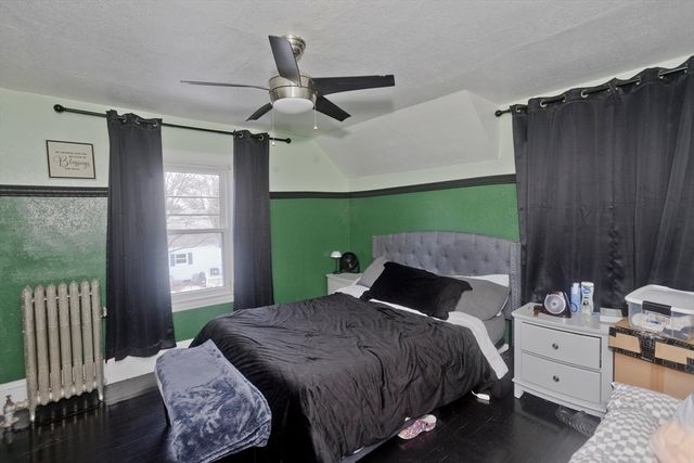 41 Embury St, Springfield, MA 01109