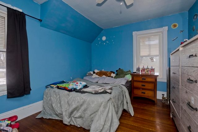 41 Embury St, Springfield, MA 01109