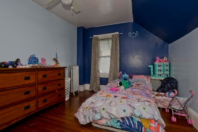 41 Embury St, Springfield, MA 01109