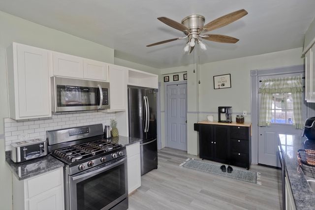 41 Embury St, Springfield, MA 01109