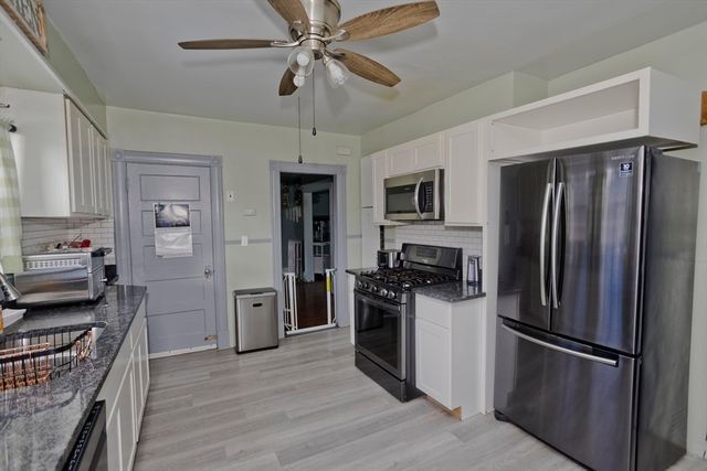 41 Embury St, Springfield, MA 01109