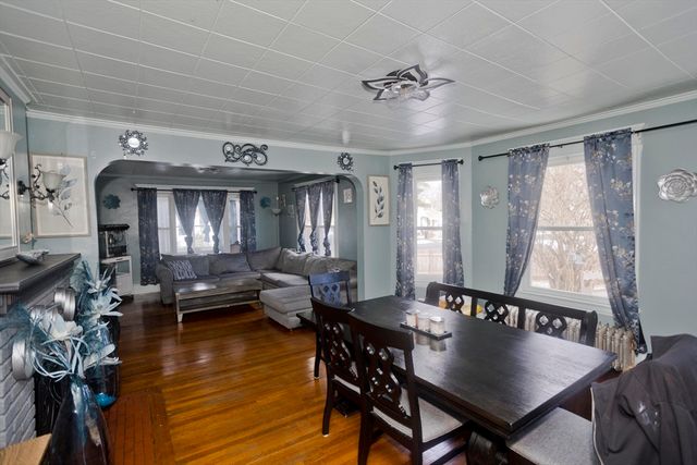 41 Embury St, Springfield, MA 01109