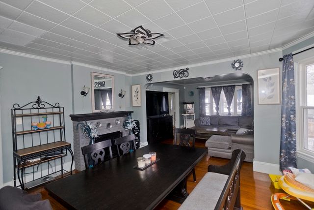 41 Embury St, Springfield, MA 01109