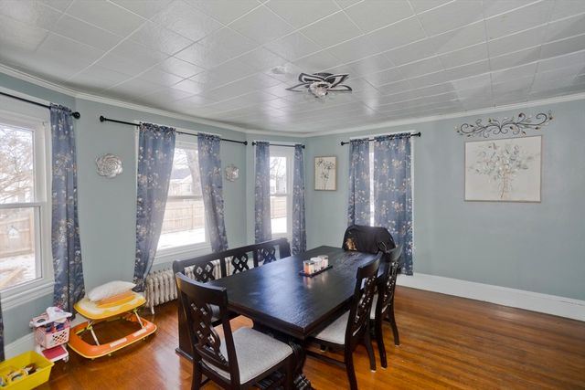 41 Embury St, Springfield, MA 01109