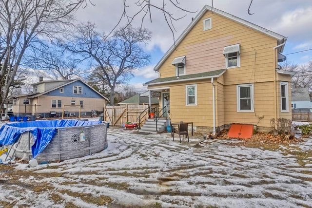 41 Embury St, Springfield, MA 01109