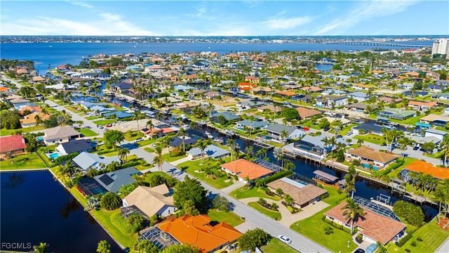 1011 S Town And River DR, Fort Myers, FL 33919