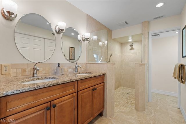 1011 S Town And River DR, Fort Myers, FL 33919