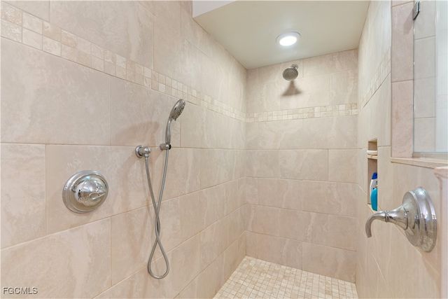 1011 S Town And River DR, Fort Myers, FL 33919