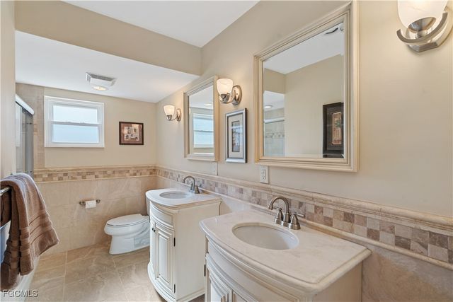 1011 S Town And River DR, Fort Myers, FL 33919