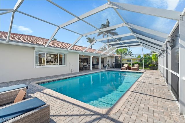 1011 S Town And River DR, Fort Myers, FL 33919