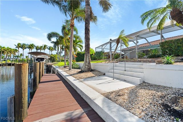 1011 S Town And River DR, Fort Myers, FL 33919