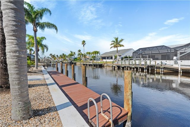 1011 S Town And River DR, Fort Myers, FL 33919