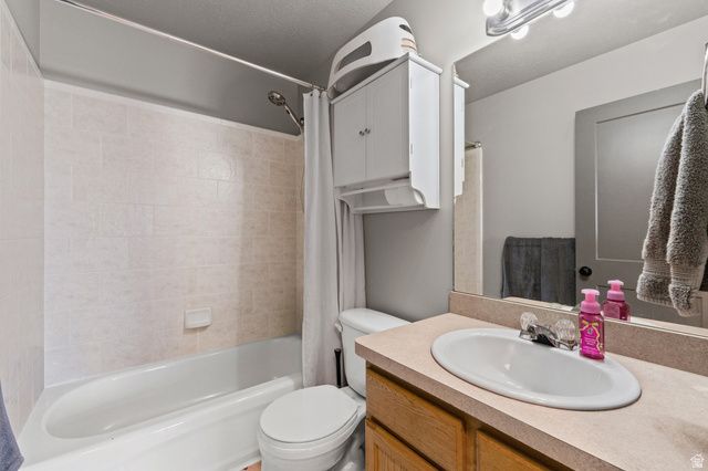 6976 S KOKOPELLI CT, West Jordan, UT 84081