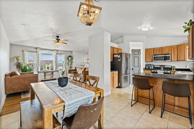 6976 S KOKOPELLI CT, West Jordan, UT 84081