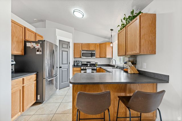 6976 S KOKOPELLI CT, West Jordan, UT 84081