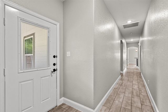 2955 Pearl Avenue, Fort Worth, TX 76106