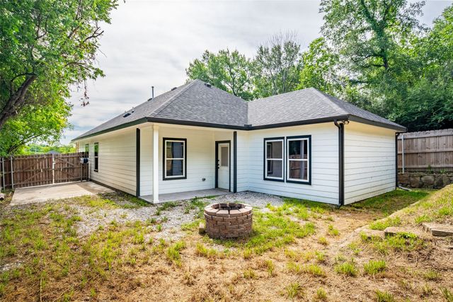 2955 Pearl Avenue, Fort Worth, TX 76106