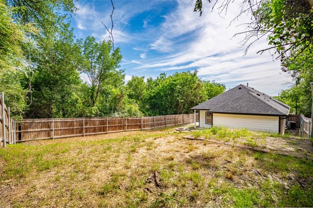 2955 Pearl Avenue, Fort Worth, TX 76106