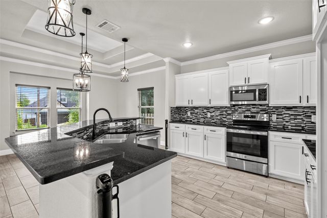 2955 Pearl Avenue, Fort Worth, TX 76106
