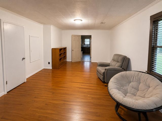 600 Anacoco, Leesville, LA 71446