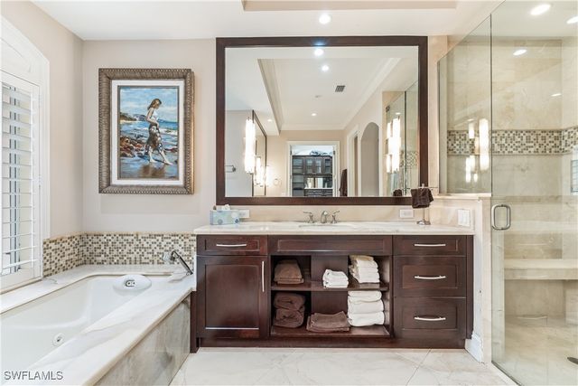 645 Via Mezner VIA 804, Naples, FL 34108