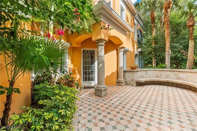 645 Via Mezner VIA 804, Naples, FL 34108
