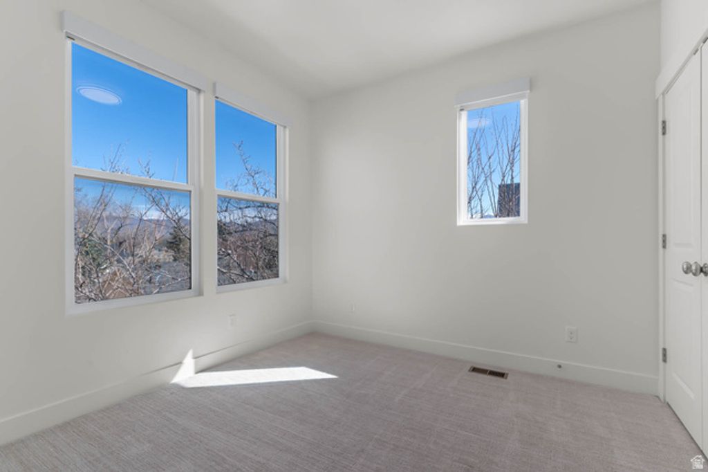 Image 17 of property listing at 4172 S KIERA HILL LN, Millcreek, UT 84107