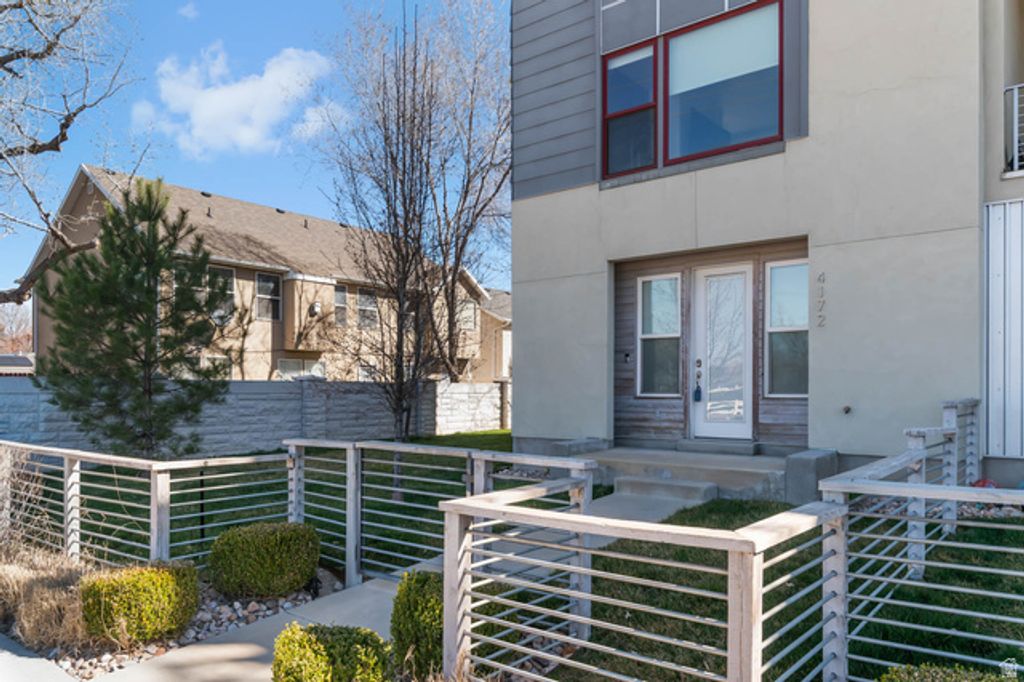 Image 3 of property listing at 4172 S KIERA HILL LN, Millcreek, UT 84107