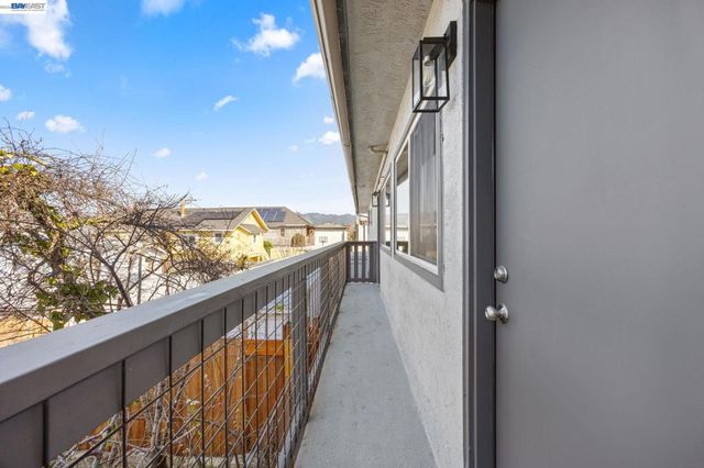 6628 Helen Ct, Oakland, CA 94608