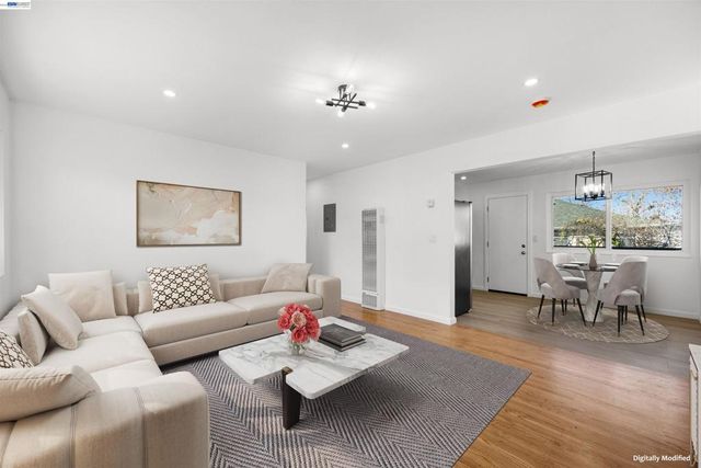 6628 Helen Ct, Oakland, CA 94608