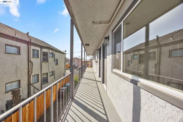 6628 Helen Ct, Oakland, CA 94608