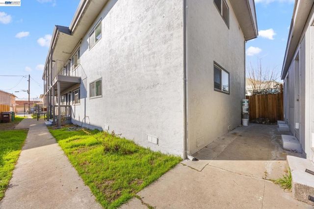 6628 Helen Ct, Oakland, CA 94608