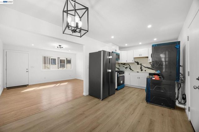 6628 Helen Ct, Oakland, CA 94608