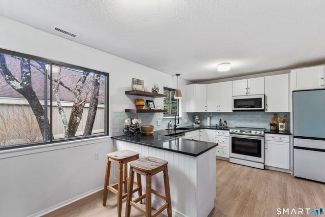 640 Heritage Village B, Southbury, CT 06488