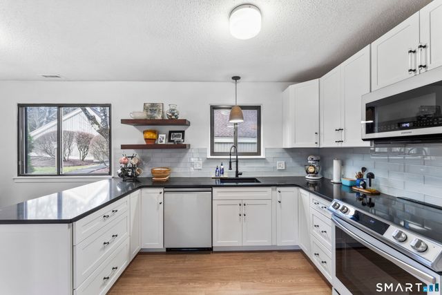 640 Heritage Village B, Southbury, CT 06488