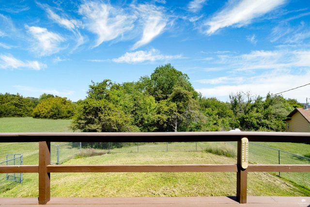 7204 Hi-View Dr Drive, Manhattan, KS 66503