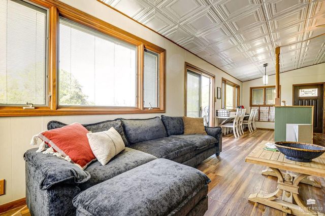 7204 Hi-View Dr Drive, Manhattan, KS 66503