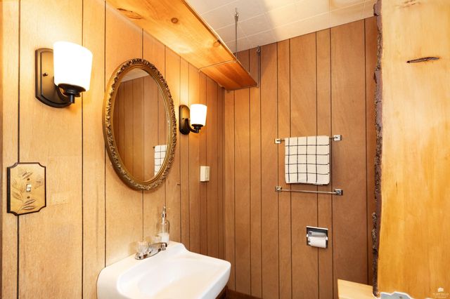 7204 Hi-View Dr Drive, Manhattan, KS 66503