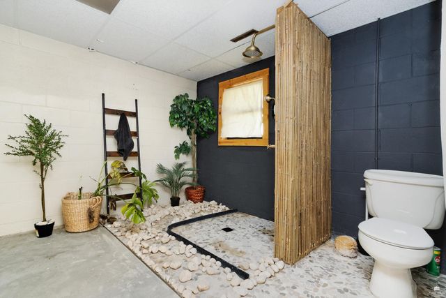 7204 Hi-View Dr Drive, Manhattan, KS 66503