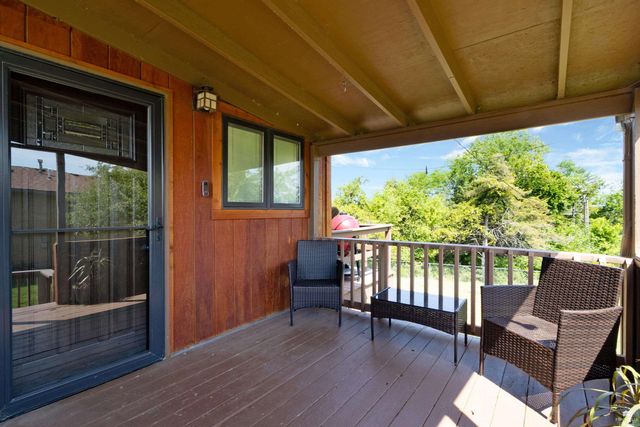 7204 Hi-View Dr Drive, Manhattan, KS 66503