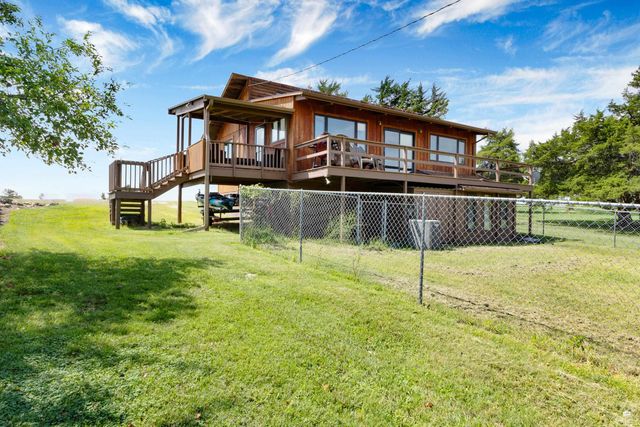 7204 Hi-View Dr Drive, Manhattan, KS 66503